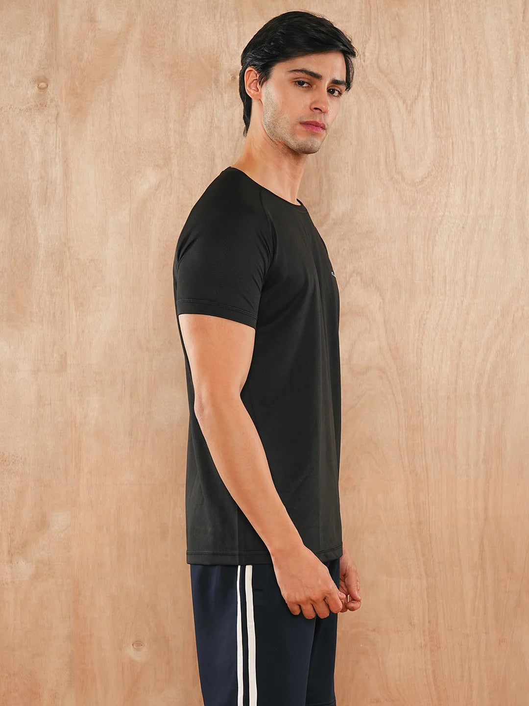 Black Solid Round Regular H/S T-Shirt