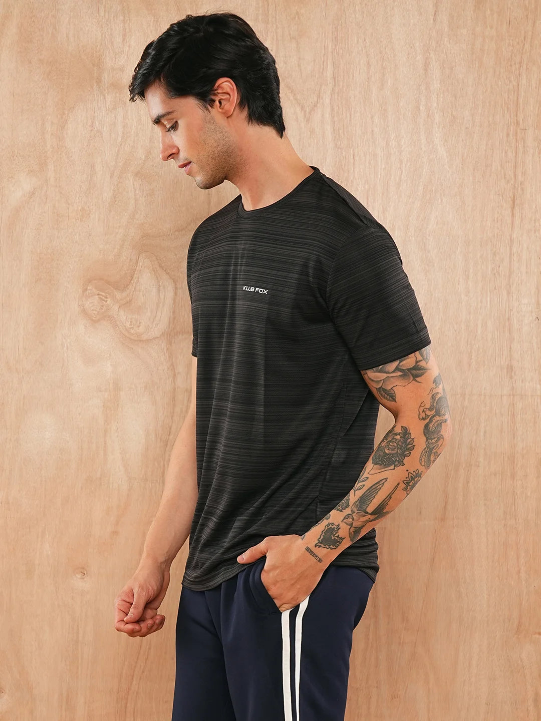 Black Solid Round Regular H/S T-Shirt