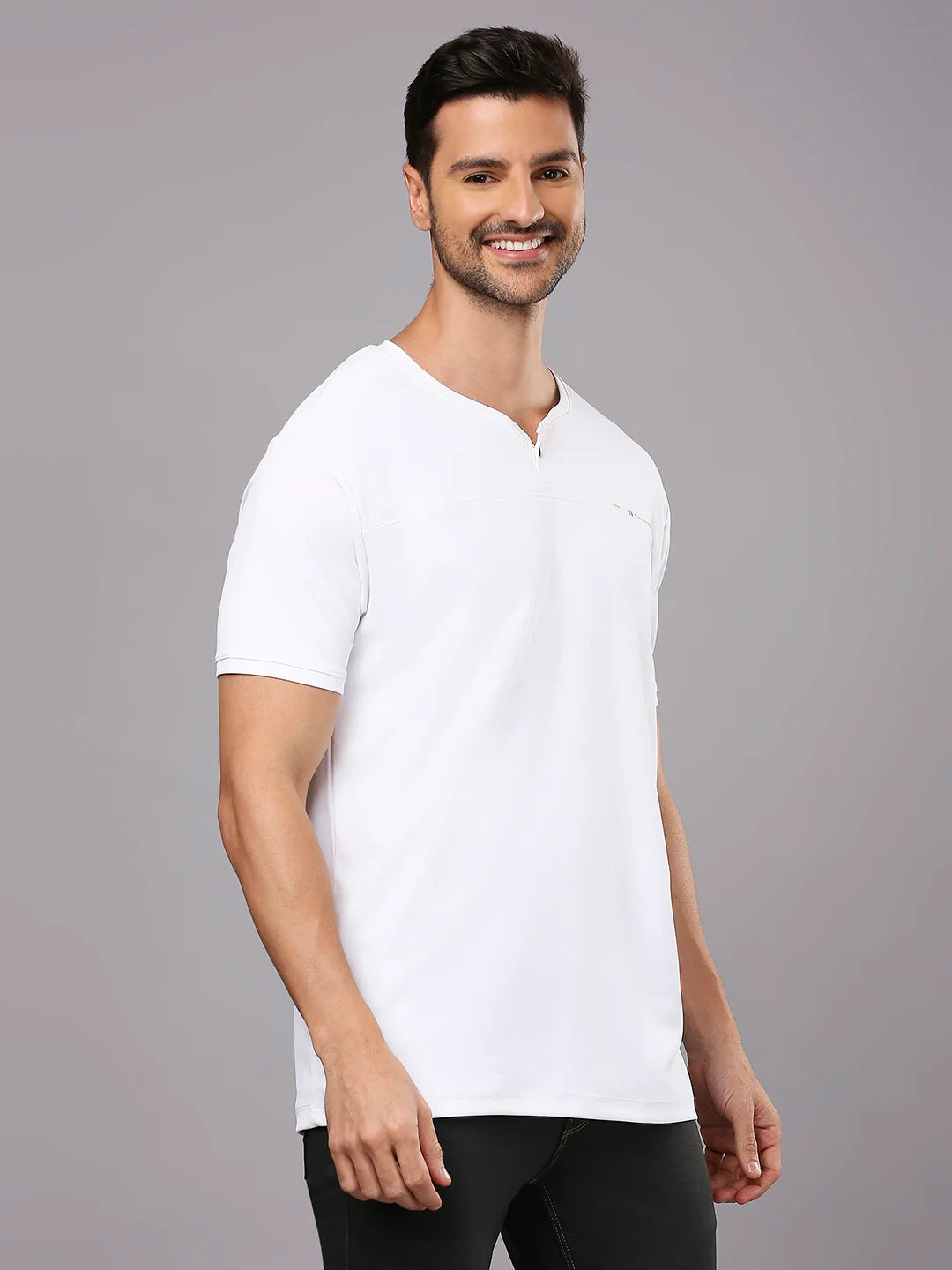 White Solid Round Regular H/S T-Shirt